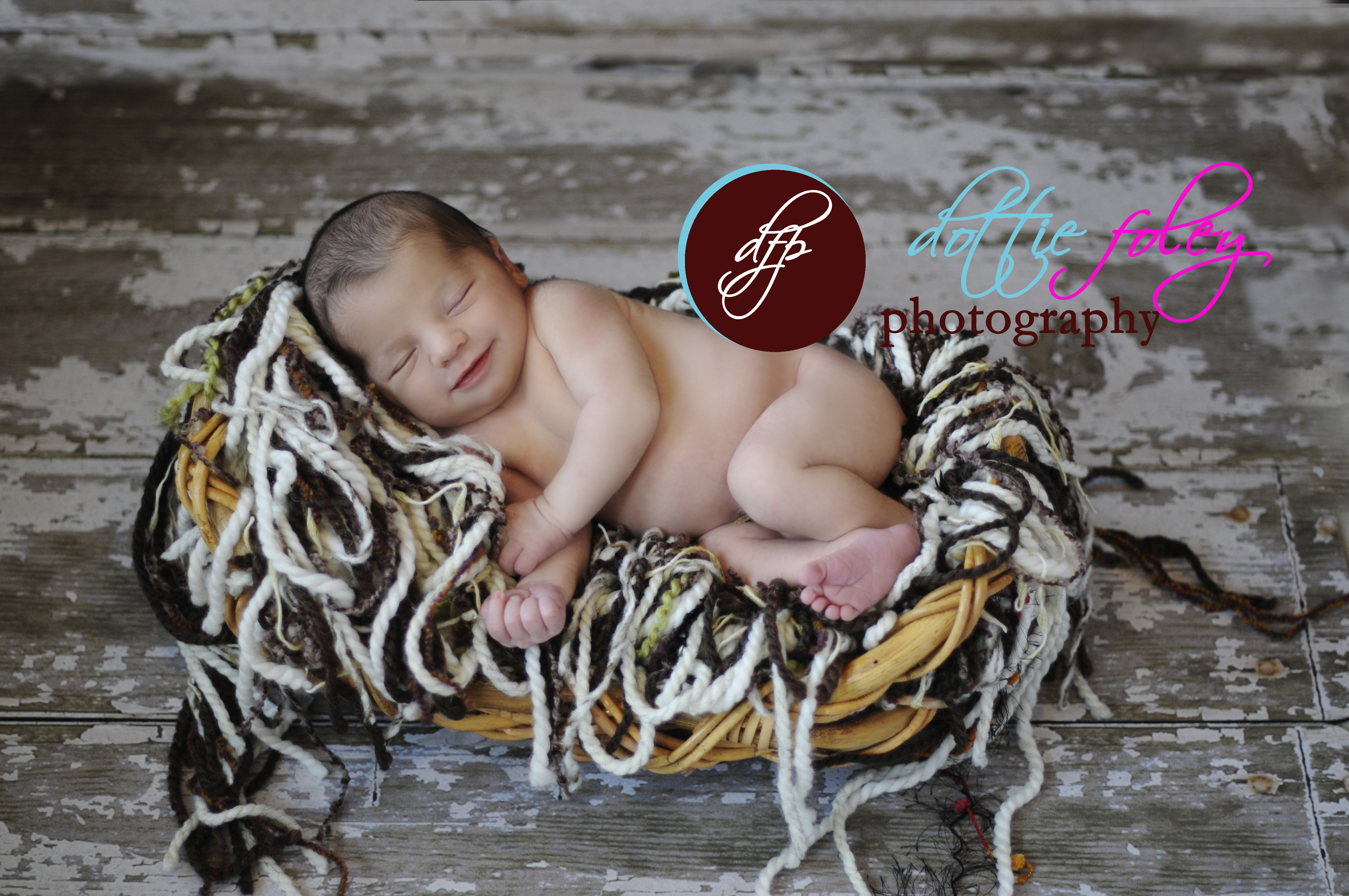 Beautiful newborn photo - baby in basket